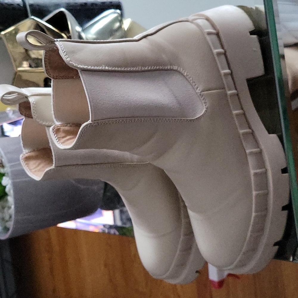 Ankle bootd